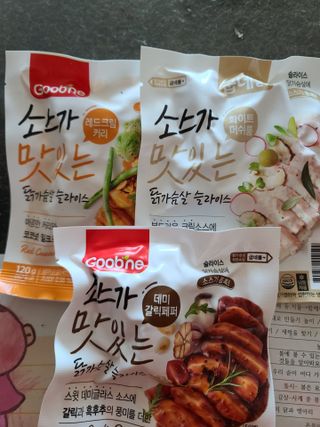 굽네몰 [굽네] 소스가 맛있는 닭가슴살 슬라이스 4종 — 5점을 준 리뷰어가 2021년 4월 올린 사용 사진