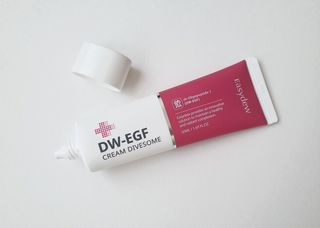 이지듀 DW-EGF 크림 다이브좀_콜라겐이 쏙쏙, 탄력피부로 다이빙 — 4점을 준 리뷰어가 2021년 2월 올린 사용 사진