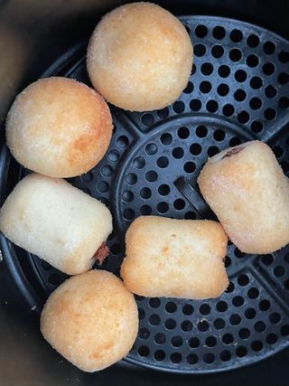Dog&Ball 독앤볼 [Dog&Ball] 미니찹쌀볼도그 찹쌀치즈볼 — 5점을 준 리뷰어가 2021년 8월 올린 사용 사진