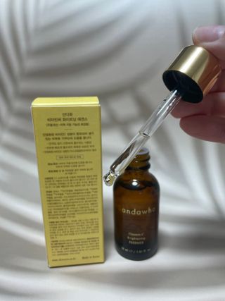 스킨큐어 산다화 비타민c 화이트닝 에센스 30ml — 5점을 준 리뷰어가 2023년 10월 올린 사용 사진