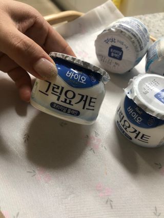 매일바이오 그릭요거트 오리지널 플레인 4개, 로스터리 커피믹스 4개 — 5점을 준 리뷰어가 2021년 12월 올린 사용 사진