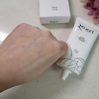 렉스리 데일리 톤업 크림 Rexri Daily Tone Up Cream — 4점을 준 리뷰어가 2022년 9월 올린 사용 사진