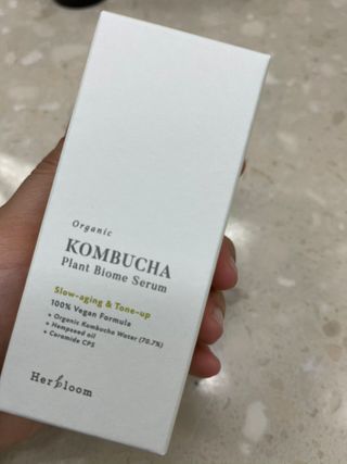 허블룸 콤부차 플랜트바이옴 비건 세럼 & 베지비타민앰플 — 5점을 준 리뷰어가 2021년 2월 올린 사용 사진