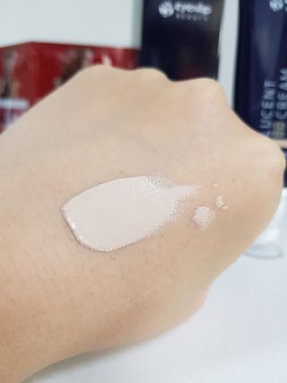 아이앤립 / EYENLIP 아이앤립 루센트 비비크림 2 Color — 5점을 준 리뷰어가 2021년 7월 올린 사용 사진