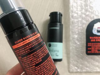 코스모먼트 부스티모 부스팅샴푸60ml + 비듬세정 진정샴푸50ml — 4.5점을 준 리뷰어가 2021년 11월 올린 사용 사진