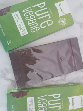 당류2g 자일리톨로 단맛을낸 슈카 퓨어비건 무설탕초콜릿 Xucker vegan 2개입 — 5점을 준 리뷰어가 2021년 4월 올린 사용 사진