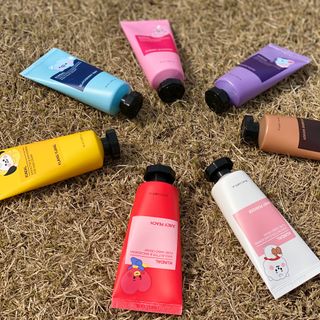 쿤달 BT21 시어버터 앤 마카다미아 퓨어 핸드크림 50ml 7구 기프트 세트 — 5점을 준 리뷰어가 2021년 3월 올린 사용 사진
