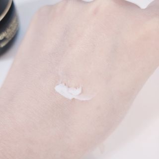 오투에니원 갈락토미세스 비타민 C 프리미엄 블랙스완 크림 50g — 5점을 준 리뷰어가 2022년 12월 올린 사용 사진
