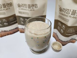 일일하우 슬리밍 플랜B 고소한 귀리맛, 진한 카카오맛 (체중조절식) — 5점을 준 리뷰어가 2023년 7월 올린 사용 사진
