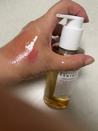 스킨1004 [SKIN1004] 마다가스카르 센텔라 라이트 클렌징 오일 200ml — 5점을 준 리뷰어가 2024년 7월 올린 사용 사진