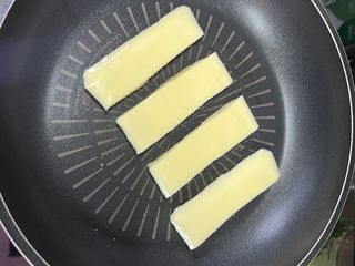 앙투어솔레 아일랜드 구워먹는 치즈 100 자연 치즈 와인안주 300g(100g x 3팩) — 5점을 준 리뷰어가 2022년 8월 올린 사용 사진