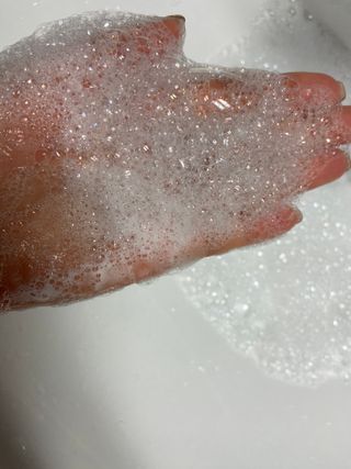 오투에니원 인컨보 바디 퍼퓸 샤워 젤 200ml — 5점을 준 리뷰어가 2023년 2월 올린 사용 사진