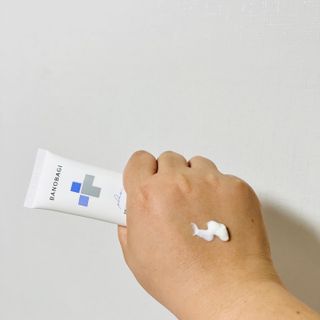 바노바기 코스메틱 바노바기 밀크씨슬 리페어 시카 선스크린 플러스 50ml — 5점을 준 리뷰어가 2023년 3월 올린 사용 사진