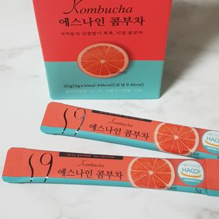 리넥무역 에스나인 콤부차 건강발효 콤부함량59 자몽 5gx10포 — 5점을 준 리뷰어가 2021년 8월 올린 사용 사진