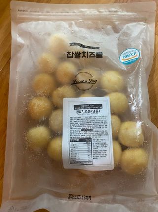 Dog&Ball 독앤볼 [Dog&Ball] 미니찹쌀볼도그 찹쌀치즈볼 — 5점을 준 리뷰어가 2021년 10월 올린 사용 사진
