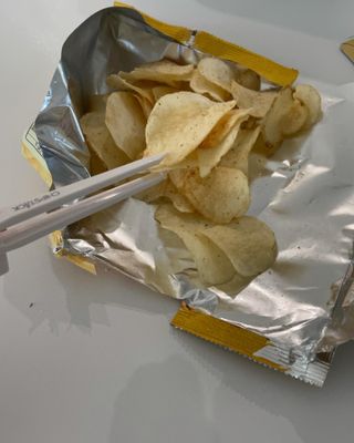 칩스틱 과자젓가락 게이밍젓가락 2ea / KC인증 식품용 — 5점을 준 리뷰어가 2021년 11월 올린 사용 사진