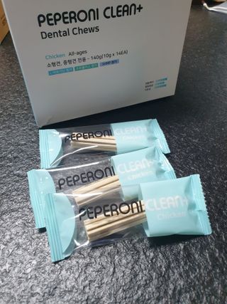페페로니 2종 세트 클린플러스 덴탈껌 치킨+덕 — 1점을 준 리뷰어가 2021년 8월 올린 사용 사진