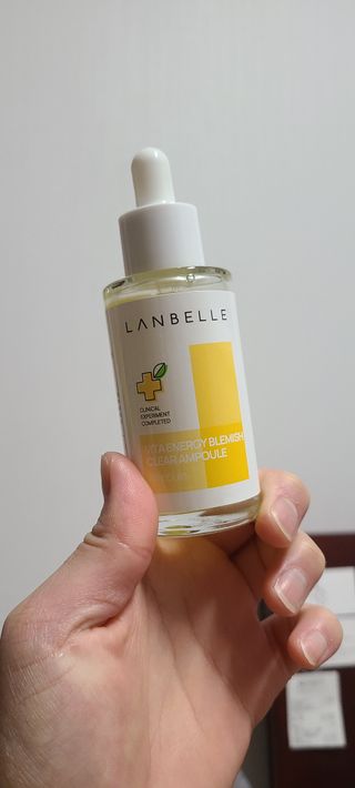 랑벨 비타 에너지 잡티 앰플 50ml 고농축 비타민, 저자극, 수분 촉촉, 미백 앰플 — 3점을 준 리뷰어가 2022년 4월 올린 사용 사진