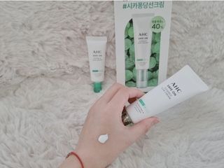 [AHC] 세이프온 에센스 선크림 올리브영 스페셜 증정 기획세트 — 5점을 준 리뷰어가 2022년 6월 올린 사용 사진