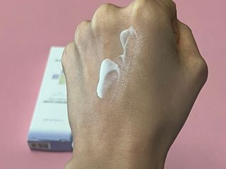 바노바기 코스메틱 바노바기 밀크씨슬 리페어 시카 선스크린 플러스 50ml — 5점을 준 리뷰어가 2023년 1월 올린 사용 사진