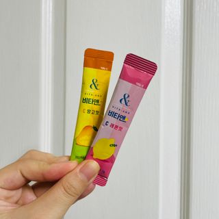 비타앤C 레몬맛, 망고맛 — 5점을 준 리뷰어가 2021년 6월 올린 사용 사진