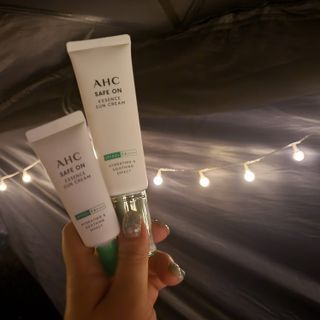 [AHC] 세이프온 에센스 선크림 올리브영 스페셜 증정 기획세트 — 5점을 준 리뷰어가 2022년 6월 올린 사용 사진
