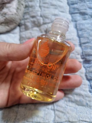 바이오오일 [바이오-오일] 스킨케어 오일 내추럴 60ml — 4.5점을 준 리뷰어가 2021년 12월 올린 사용 사진