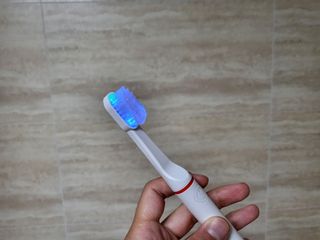 트로마츠 심플 미세전류 칫솔 — 5점을 준 리뷰어가 2022년 5월 올린 사용 사진