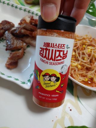 [서울시스터즈] 김치시즈닝 국내 최초 뿌려먹는 김치파우더 100g 1개+ 신제품 김치스낵 90g 2개 — 4점을 준 리뷰어가 2021년 8월 올린 사용 사진