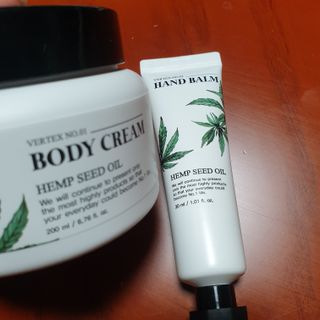 버텍스넘버원 버텍스 넘버원 햄프씨드오일 핸드밤, 바디크림 — 5점을 준 리뷰어가 2022년 3월 올린 사용 사진
