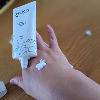 렉스리 데일리 톤업 크림 Rexri Daily Tone Up Cream — 5점을 준 리뷰어가 2022년 9월 올린 사용 사진