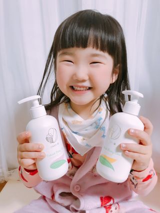 mom e 맘이 내추럴 베이비 케어 샴푸앤바스+로션 — 4점을 준 리뷰어가 2021년 1월 올린 사용 사진