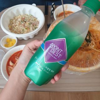 몽베스트 Montbest with Sparkling water Plain 20병 — 5점을 준 리뷰어가 2021년 10월 올린 사용 사진