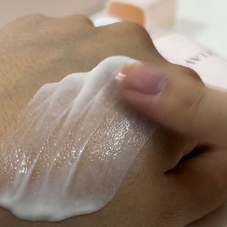 프리마인 선크림만 바꿨을 뿐인데 매일 물 2L챙겨먹고 기초케어 완벽하게 한 물빛피부 완성,셀라브UV프로텍터 — 3점을 준 리뷰어가 2023년 8월 올린 사용 사진