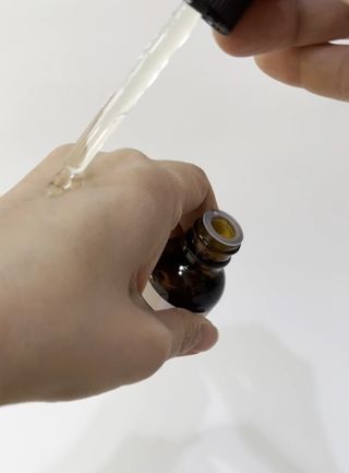 이매지스트 비바 비타민C 세럼 시카 미백 색소침착 앰플 — 5점을 준 리뷰어가 2022년 12월 올린 사용 사진