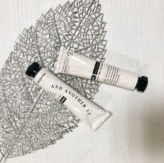 멈칫(MUMCHIT) 넥퍼퓸 NECKPERFUME 2가지 향 — 5점을 준 리뷰어가 2021년 11월 올린 사용 사진
