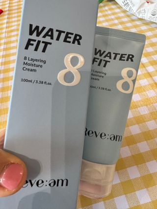 나우 [리브엠]피부 속부터 겹겹이, 촘촘하게! 워터핏8중 수분착붙 크림 — 5점을 준 리뷰어가 2025년 5월 올린 사용 사진