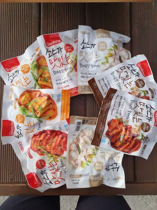 굽네몰 [굽네] 소스가 맛있는 닭가슴살 슬라이스 4종 — 5점을 준 리뷰어가 2021년 4월 올린 사용 사진