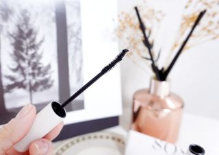 더소설 소설 블랙아이래쉬 세럼 10g(SOSEOL BLACK EYELASH SERUM 10g) — 5점을 준 리뷰어가 2023년 12월 올린 사용 사진