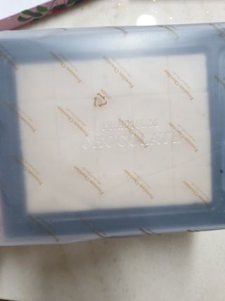 연말/새해선물 딸기 초콜릿 종착역, 건딸기가 상큼하게 씹히는 카카올라 딸기생초콜릿 — 5점을 준 리뷰어가 2021년 10월 올린 사용 사진