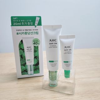 [AHC] 세이프온 에센스 선크림 올리브영 스페셜 증정 기획세트 — 4점을 준 리뷰어가 2022년 6월 올린 사용 사진