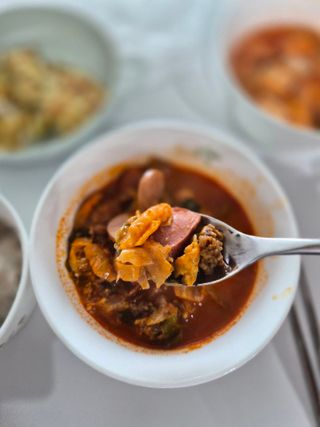프레시지 *구매평/[쵸이닷직원食당]이태원식부대찌개_455G — 5점을 준 리뷰어가 2025년 10월 올린 사용 사진