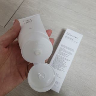[베러오리진] 무화과 크리미 딥 폼 클렌저/피부 노폐물 & 미세먼지 99 세정 인증 민감성 피부 무자극 인증 — 5점을 준 리뷰어가 2021년 11월 올린 사용 사진