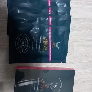 미카엘의 시크릿 노트 Chapter 1. 뷰티 밤 마스크 2box(1box,5매) — 5점을 준 리뷰어가 2022년 10월 올린 사용 사진