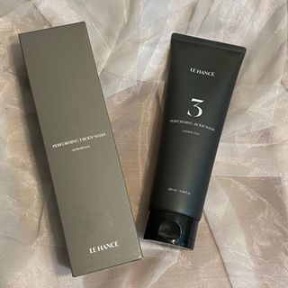 르핸스 퍼포밍 3 바디워시 비반트포렛/베티버포그 — 4.5점을 준 리뷰어가 2022년 12월 올린 사용 사진