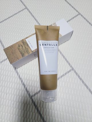 스킨1004 [SKIN1004] 마다가스카르 센텔라 앰플 폼 125ml — 5점을 준 리뷰어가 2024년 8월 올린 사용 사진