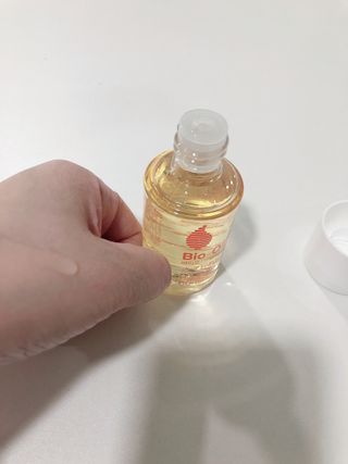 바이오오일 [바이오-오일] 스킨케어 오일 내추럴 60ml — 5점을 준 리뷰어가 2021년 10월 올린 사용 사진