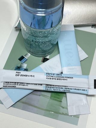 나우 [리브엠] 화해 1등 수분앰플 , 엑소코어 워터풀 텐션 앰플 — 5점을 준 리뷰어가 2023년 7월 올린 사용 사진