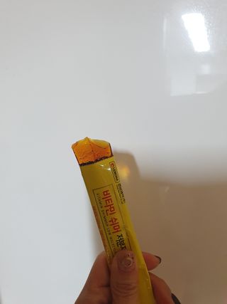 자연에온 경남제약 비타민 쉬머 저분자콜라겐 20g x 30포 — 4점을 준 리뷰어가 2021년 12월 올린 사용 사진