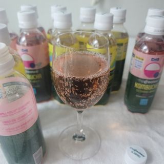 더그레잇티 콤부차 [매일유업] 더그레잇티 44kcal 콤부차 300ml *12개입 (오리지널 6개+베리리치 6개) — 5점을 준 리뷰어가 2023년 8월 올린 사용 사진